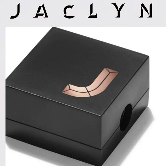 Jaclyn Cosmetics On-Point Pencil Sharpener - Picture 1 of 5